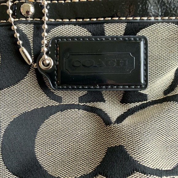 LIKE NEW COACH Signature Shoulder Bag - Picture 3 of 4